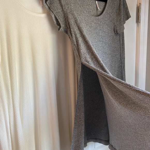 Free people long tshirts with side slits (M) - Picture 3 of 6